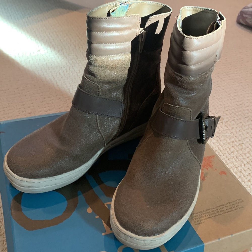 OTBT wedge boots